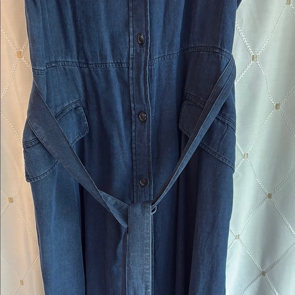 BANANA REPUBLIC Sleeveless lightweight Denim/lyocell Button-Up dress. - Picture 4 of 7